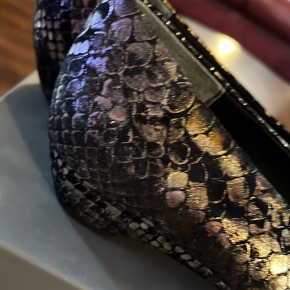 (153) NWT ladies silver/gold flats by Mark & Lemp/Walking Cradles. Size 7 1/2 N - Picture 5 of 8